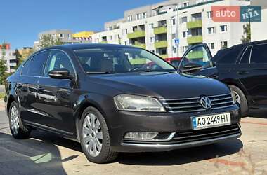 Седан Volkswagen Passat 2011 в Иршаве