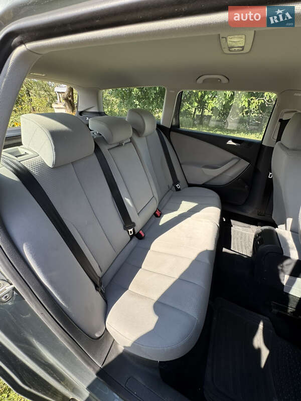 Универсал Volkswagen Passat 2006 в Благовещенском фото 11 Универсал Volkswagen Passat 2006 в Благовещенском