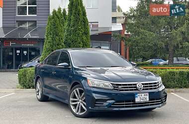 Седан Volkswagen Passat 2018 в Киеве