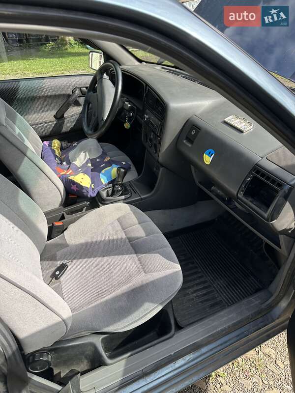 Седан Volkswagen Passat 1989 в Стрию