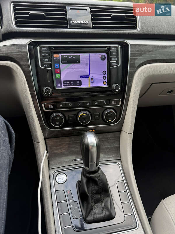 Седан Volkswagen Passat 2018 в Києві
