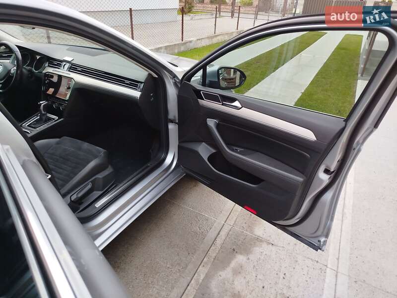 Универсал Volkswagen Passat 2017 в Львове