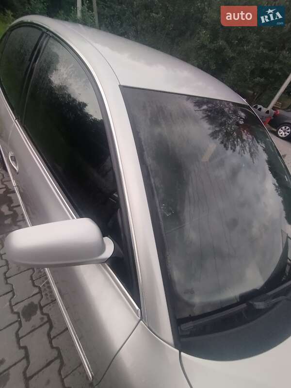 Седан Volkswagen Passat 2001 в Бориславі