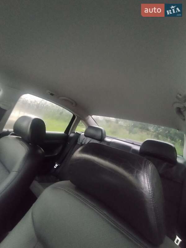 Седан Volkswagen Passat 2001 в Бориславі