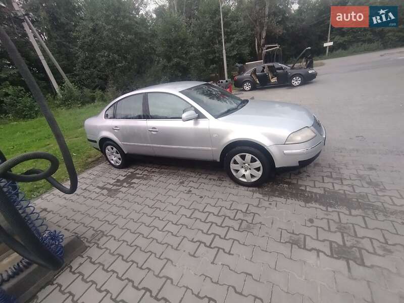 Седан Volkswagen Passat 2001 в Бориславі