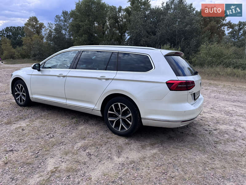 Универсал Volkswagen Passat 2018 в Киеве