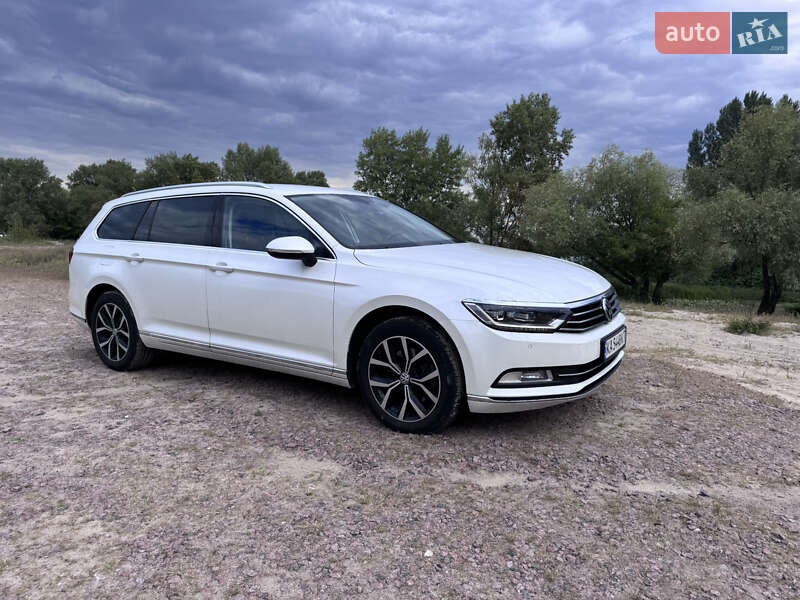 Универсал Volkswagen Passat 2018 в Киеве