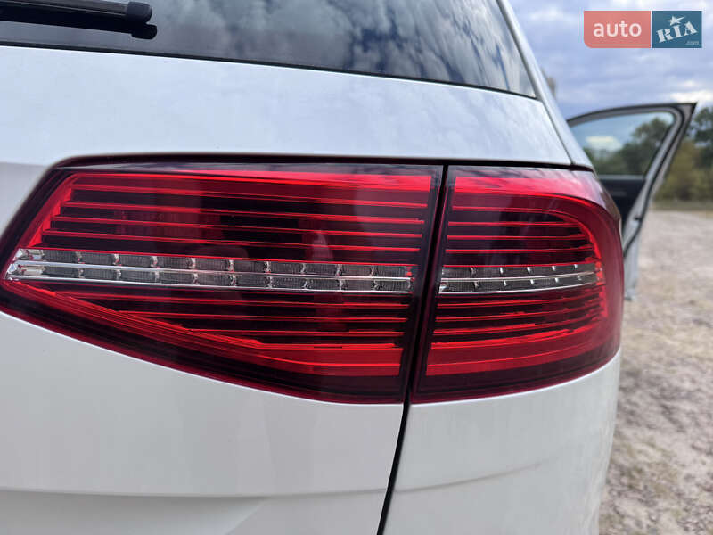 Универсал Volkswagen Passat 2018 в Киеве