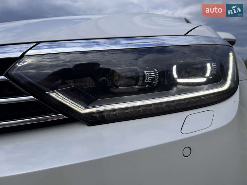 Универсал Volkswagen Passat 2018 в Киеве
