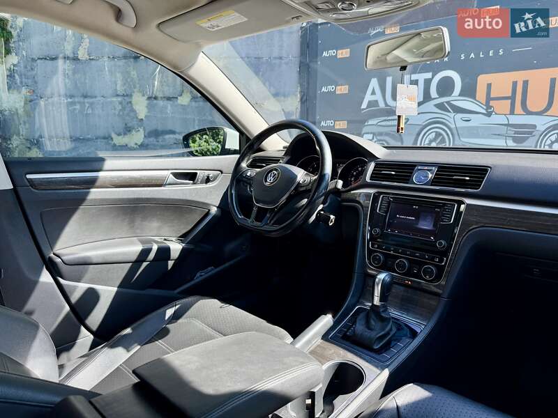 Седан Volkswagen Passat 2015 в Харькове