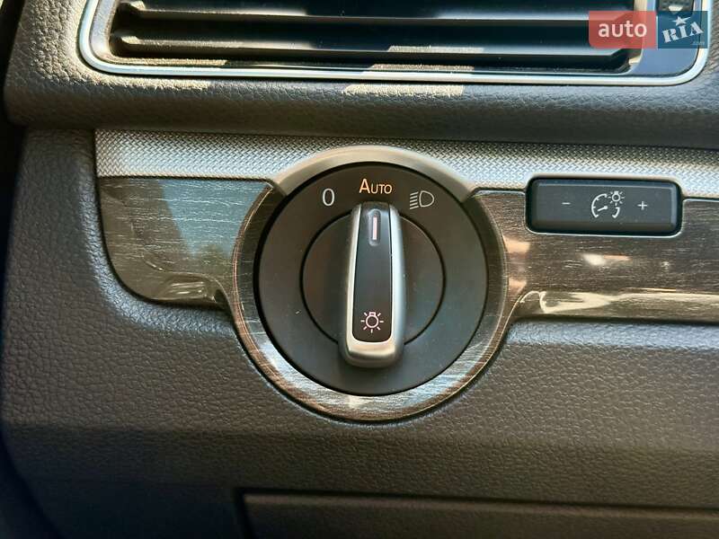Седан Volkswagen Passat 2015 в Харькове