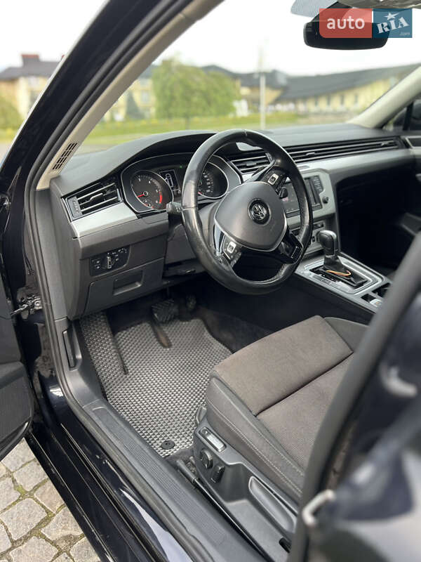 Универсал Volkswagen Passat 2016 в Жовкве