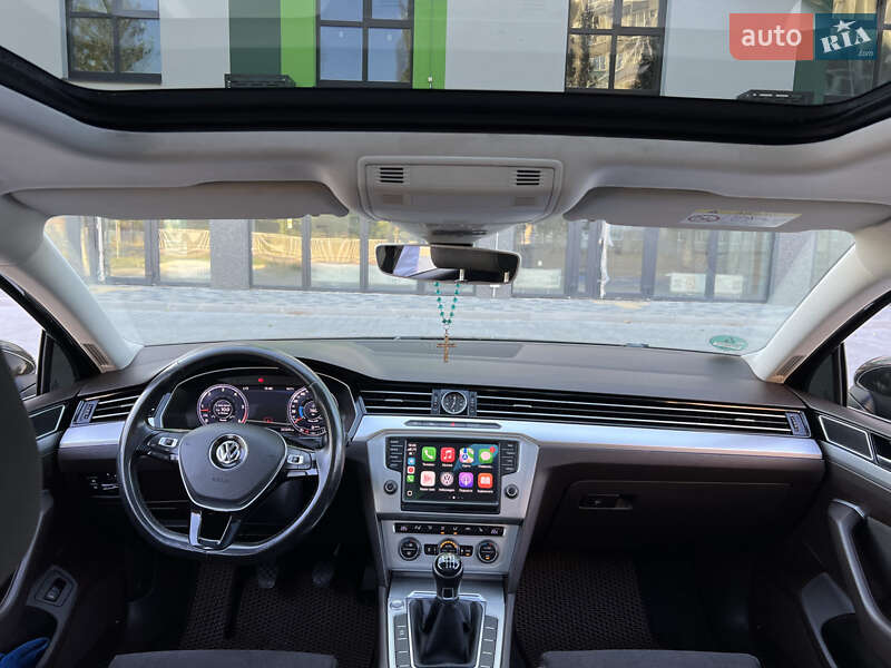 Универсал Volkswagen Passat 2015 в Киеве