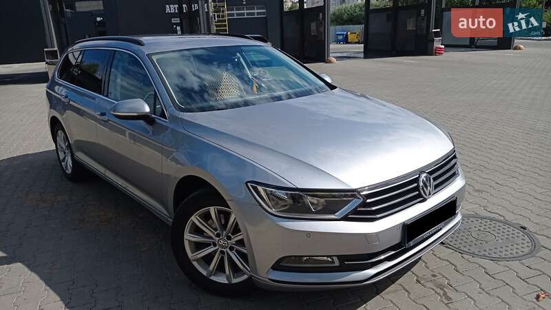 Універсал Volkswagen Passat 2017 в Львові