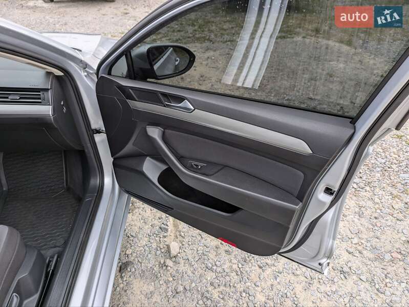 Универсал Volkswagen Passat 2016 в Львове