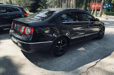 Седан Volkswagen Passat 2006 в Хмельницком