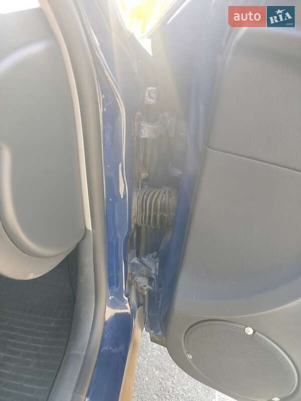 Універсал Volkswagen Passat 2004 в Овручі