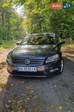 Універсал Volkswagen Passat 2014 в Луцьку