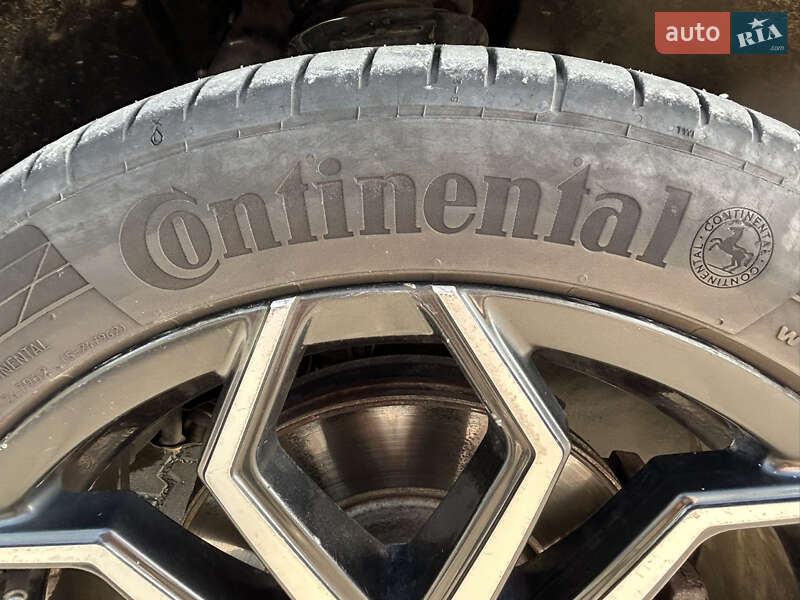 Седан Volkswagen Passat 2019 в Ровно