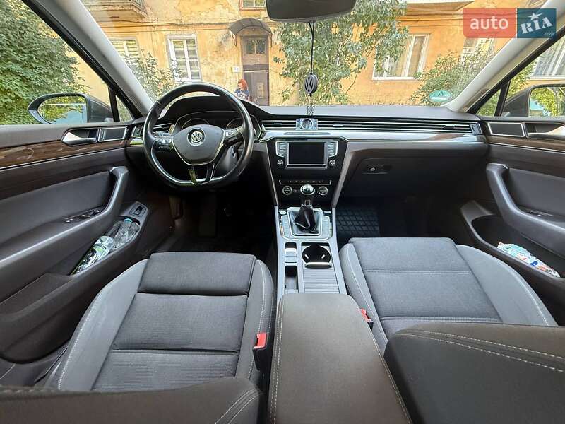 Универсал Volkswagen Passat 2015 в Львове
