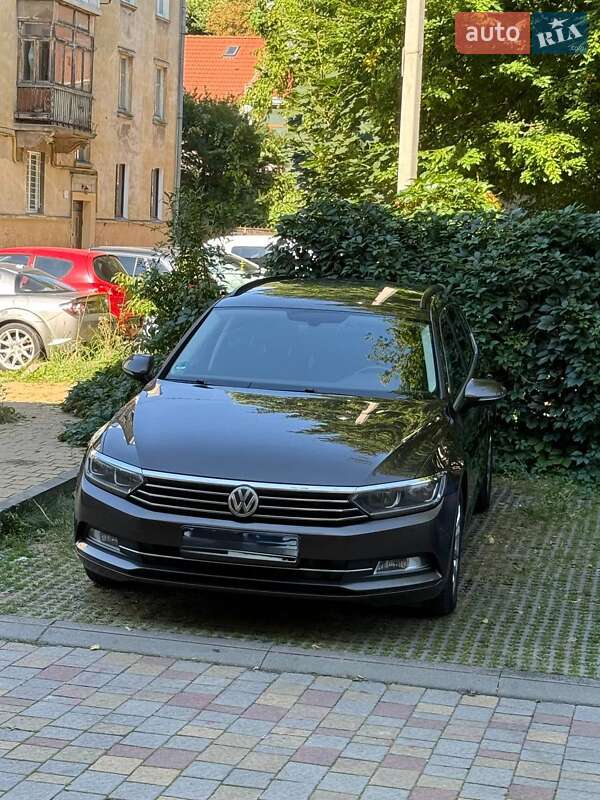 Универсал Volkswagen Passat 2015 в Львове