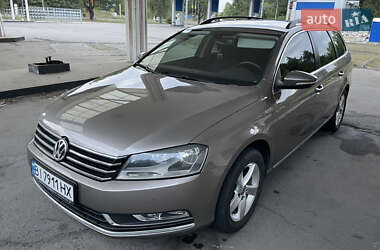 Універсал Volkswagen Passat 2011 в Горішніх Плавнях