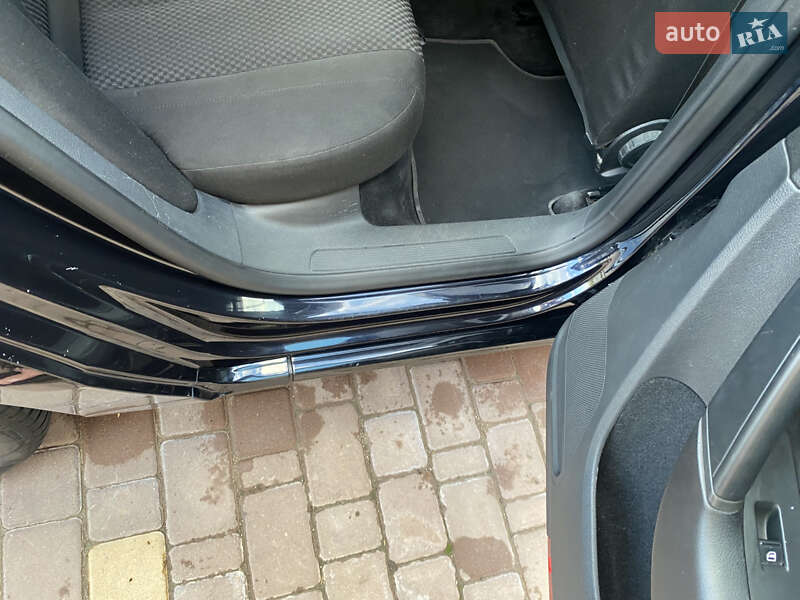 Универсал Volkswagen Passat 2011 в Бучаче