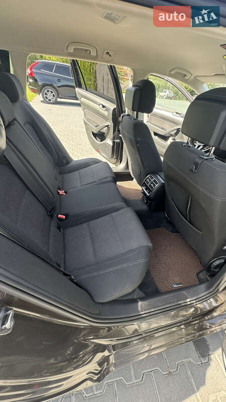 Універсал Volkswagen Passat 2016 в Львові