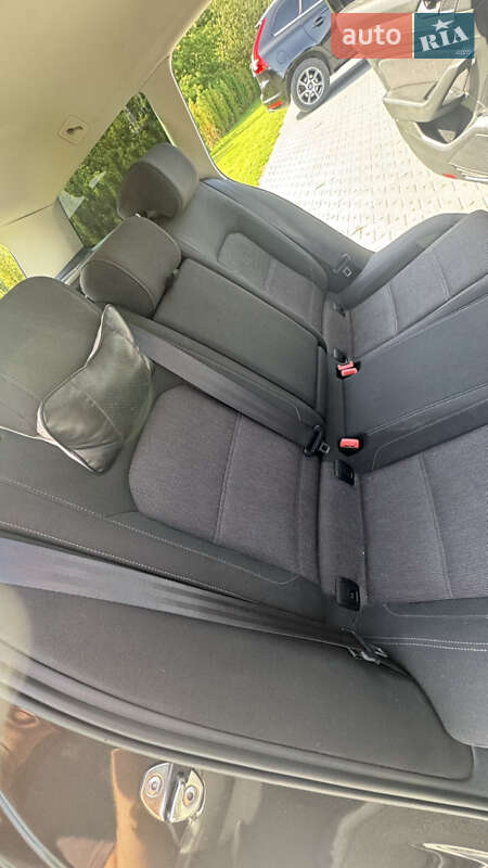 Універсал Volkswagen Passat 2016 в Львові