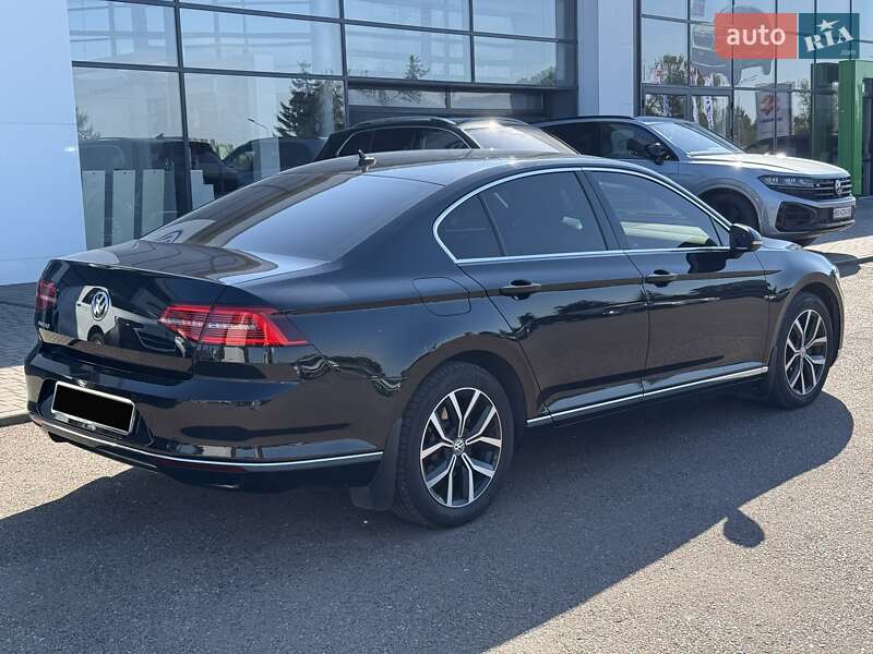 Седан Volkswagen Passat 2018 в Тернополе