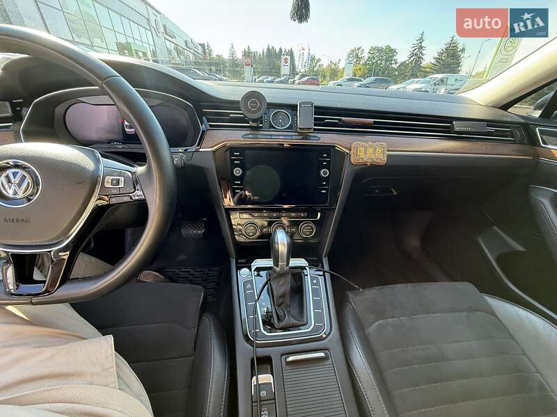 Седан Volkswagen Passat 2018 в Тернополе