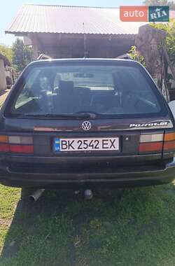 Универсал Volkswagen Passat 1993 в  фото 7 Универсал Volkswagen Passat 1993 в