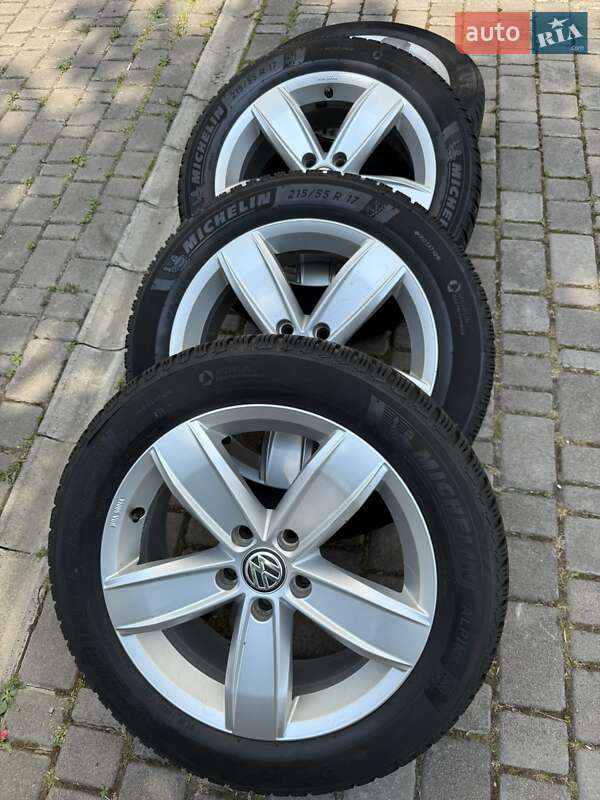 Універсал Volkswagen Passat 2014 в Івано-Франківську