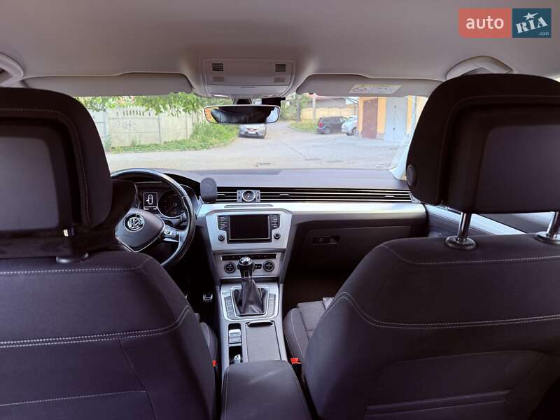 Універсал Volkswagen Passat 2014 в Івано-Франківську
