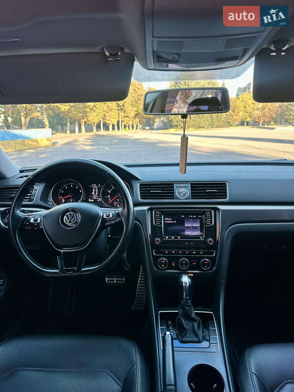 Седан Volkswagen Passat 2016 в Лозовой фото 28 Седан Volkswagen Passat 2016 в Лозовой