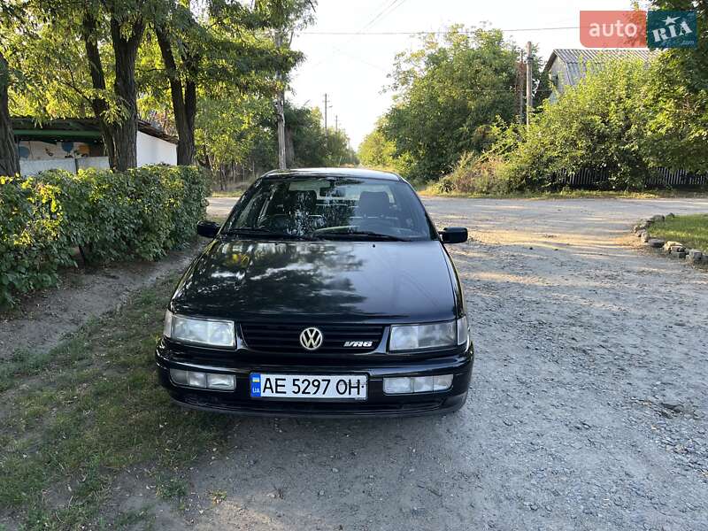 Седан Volkswagen Passat 1994 в Днепре