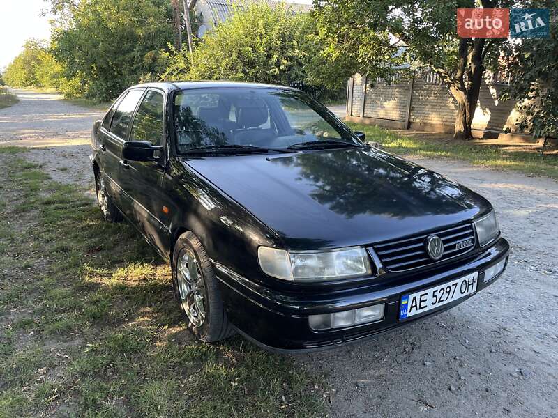 Седан Volkswagen Passat 1994 в Днепре