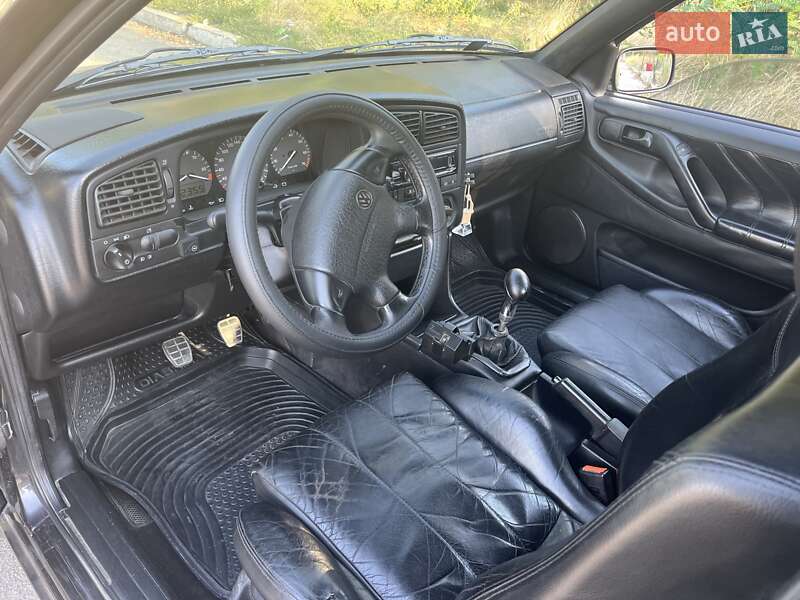 Седан Volkswagen Passat 1994 в Днепре