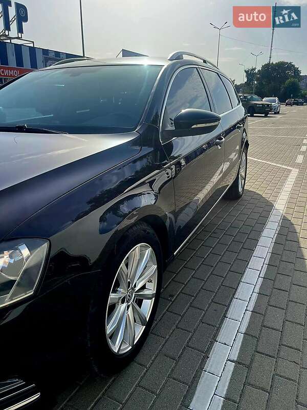 Універсал Volkswagen Passat 2012 в Ковелі