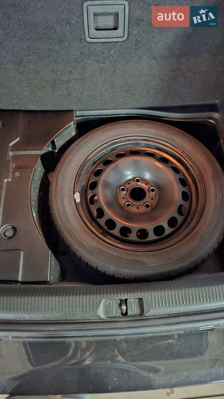 Універсал Volkswagen Passat 2012 в Ковелі