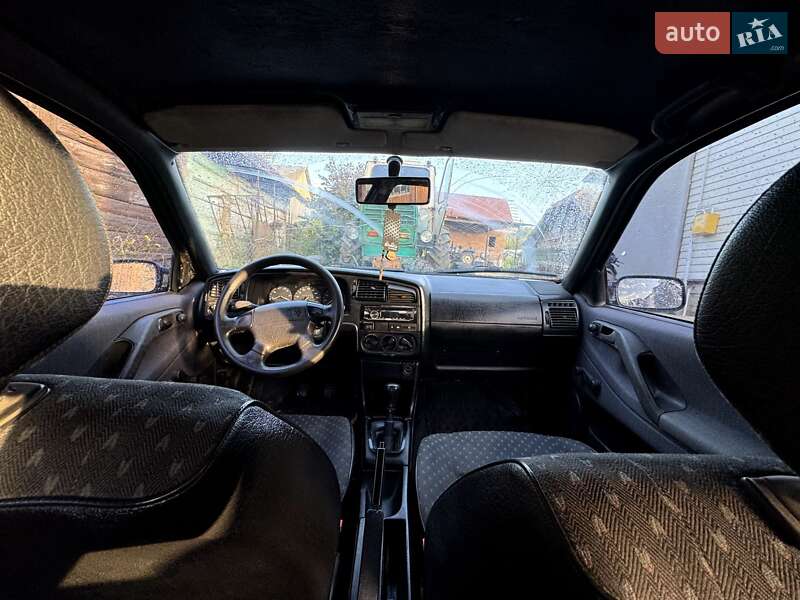 Седан Volkswagen Passat 1994 в Самборе