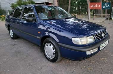 Седан Volkswagen Passat 1994 в 
