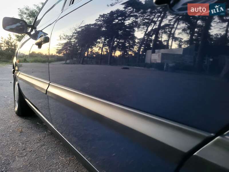 Седан Volkswagen Passat 1994 в Виннице