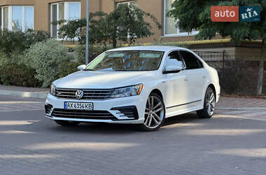 Седан Volkswagen Passat 2017 в Києві