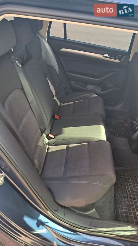 Универсал Volkswagen Passat 2015 в Львове