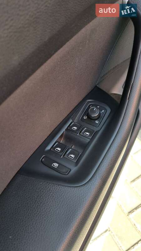 Универсал Volkswagen Passat 2015 в Львове