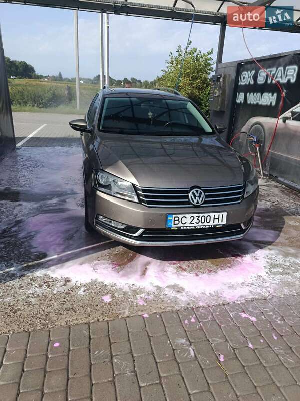 Универсал Volkswagen Passat 2011 в Львове