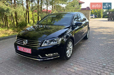 Седан Volkswagen Passat 2011 в Львові