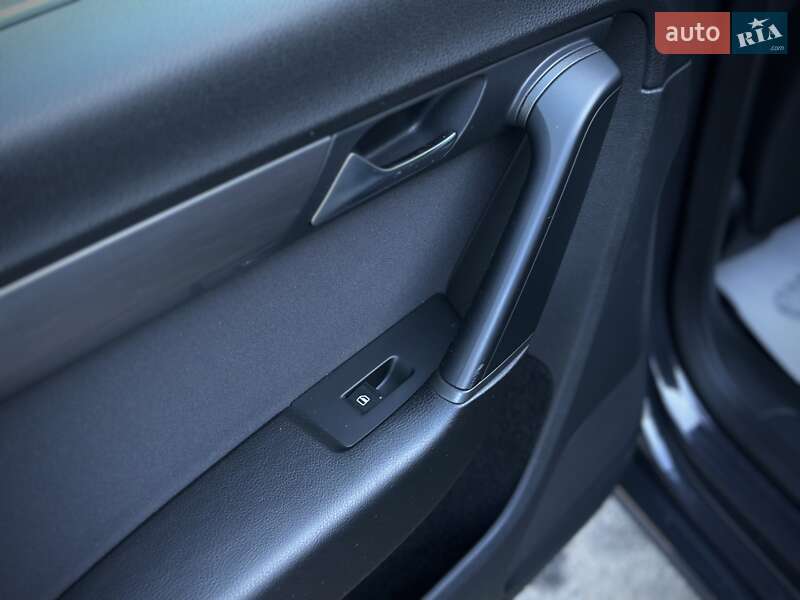 Универсал Volkswagen Passat 2011 в Сумах