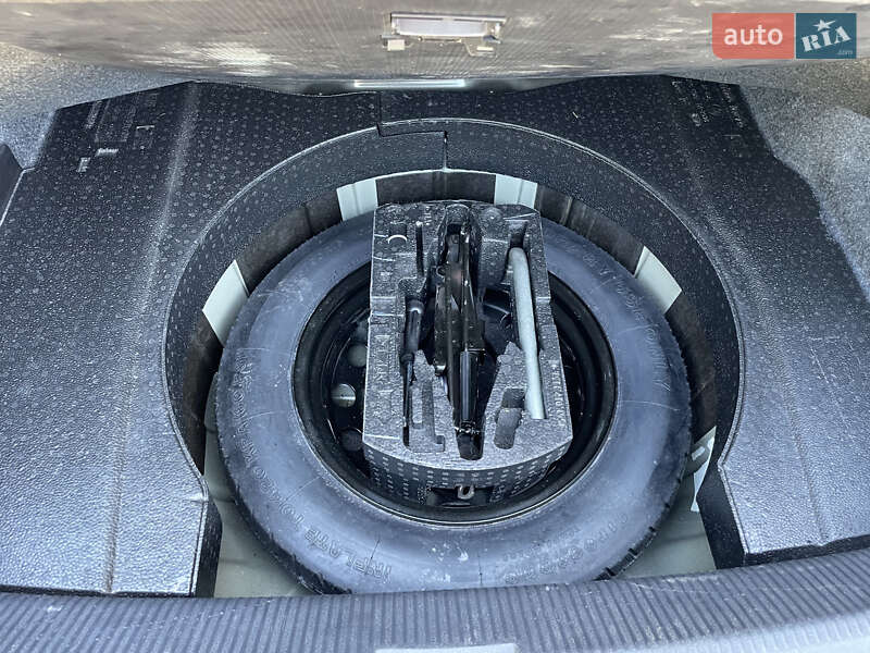 Седан Volkswagen Passat 2016 в Черновцах